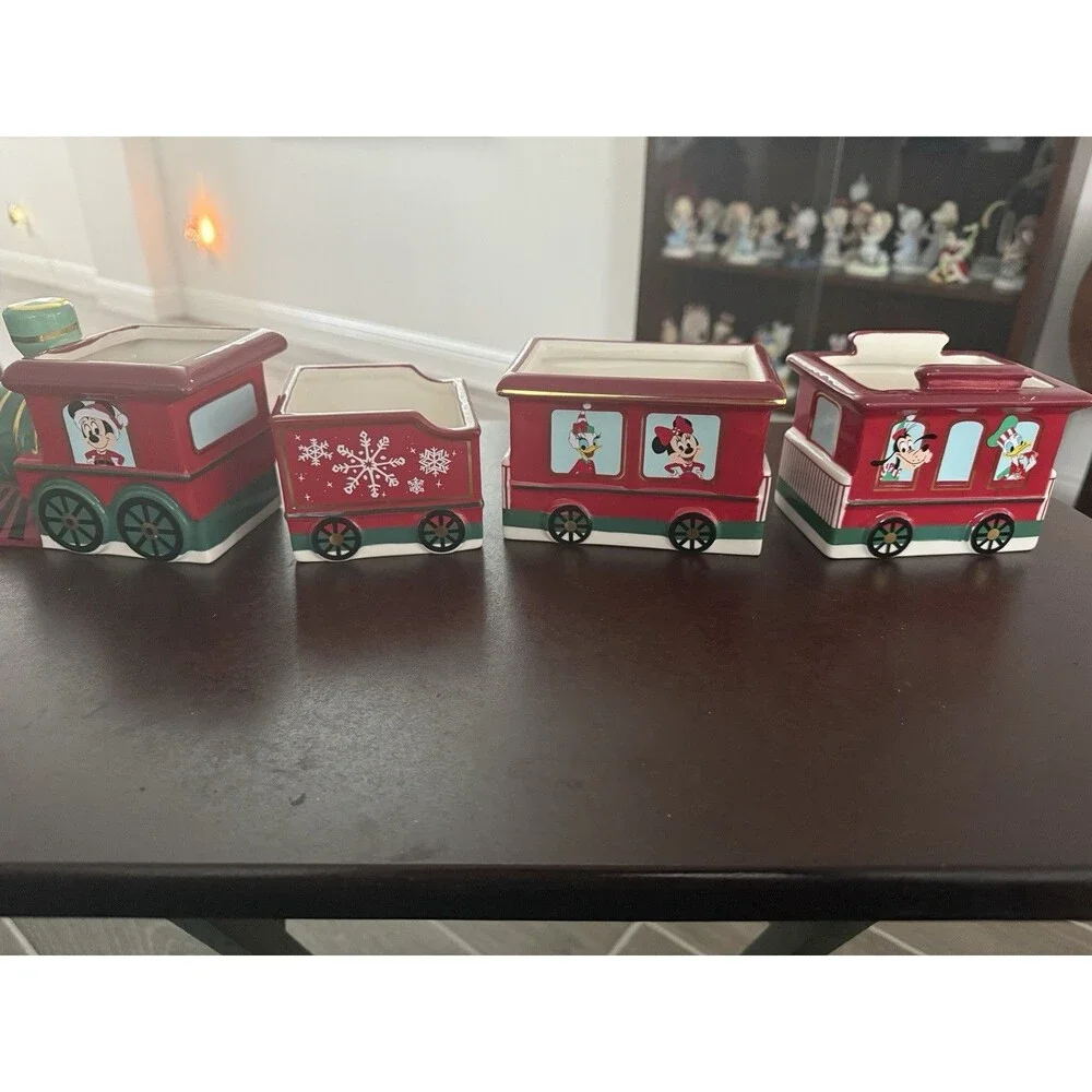 Disney Cheer Mickey Mouse and Friends Holiday Train Bowl Set - Open Box 2020